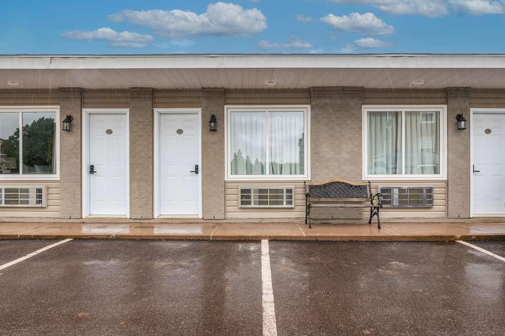 Canadas Best Value Inn & Suites-Charlottetown Exterior foto