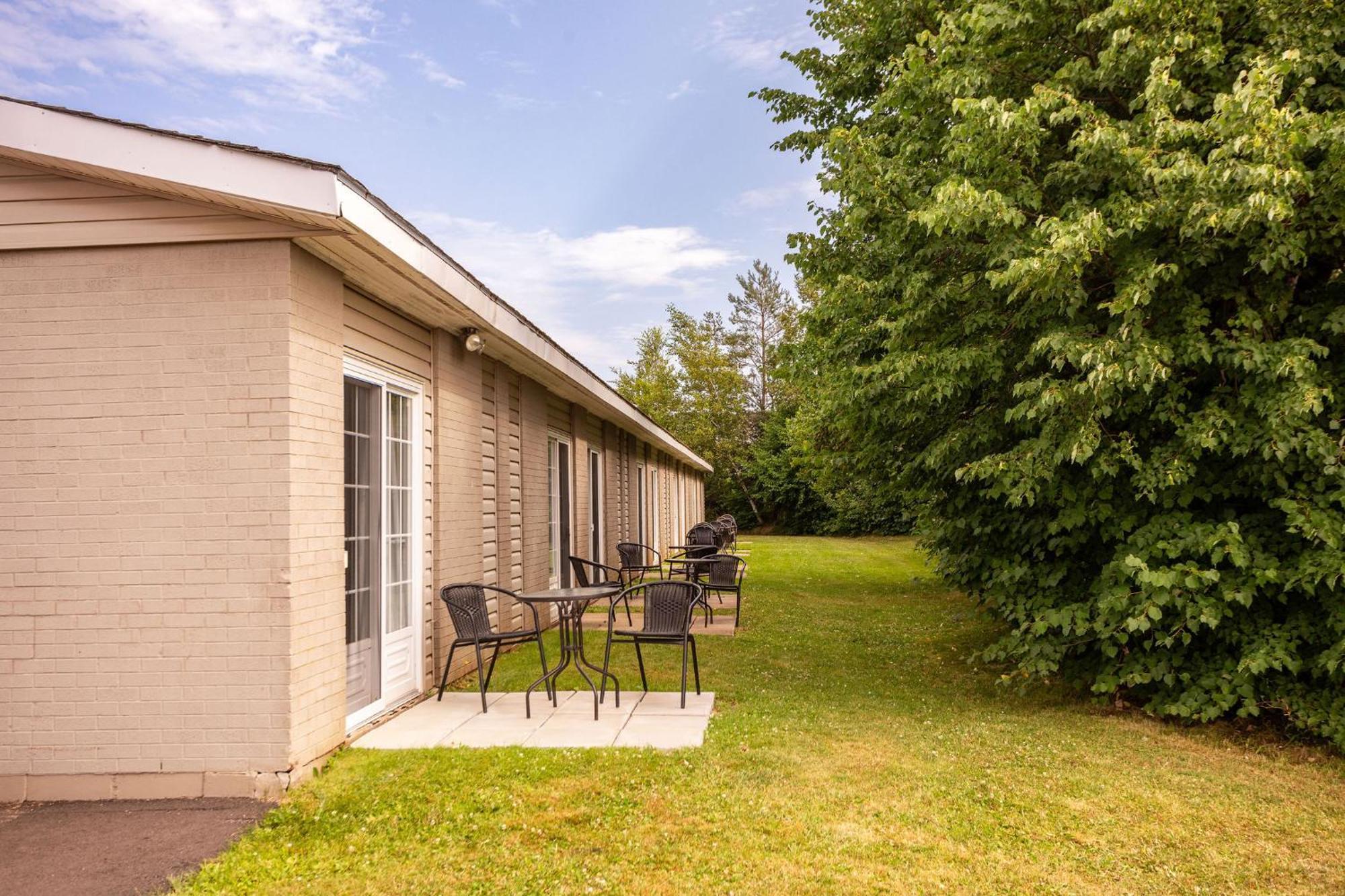 Canadas Best Value Inn & Suites-Charlottetown Exterior foto